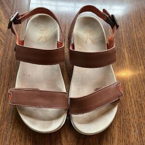 Kuru Glide Women's Size 7 Brown/Orange Sandals